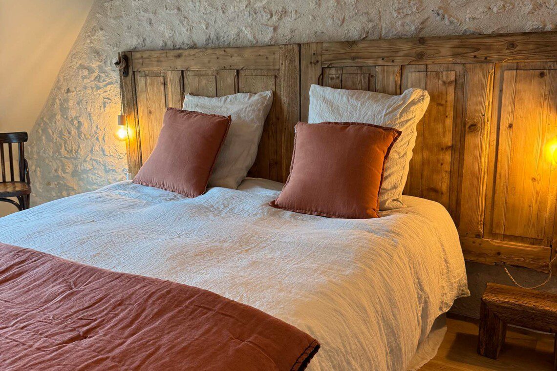 La chambre dite "Cran aux œufs" est une charmante suite de 35m2 en duplex.