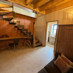 La chambre dite "Cran aux œufs" est une charmante suite de 35m2 en duplex.