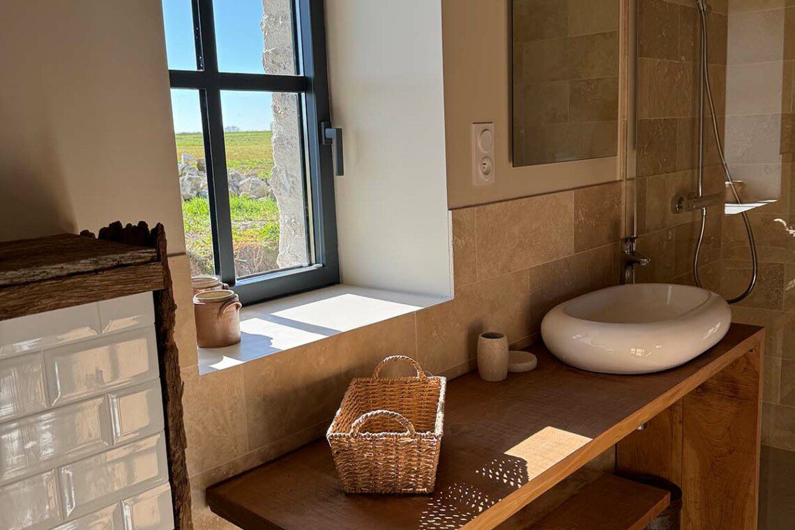 La chambre dite "Cran aux œufs" est une charmante suite de 35m2 en duplex.