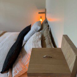 La suite "Le Monal", en duplex de 35m2, accueille confortablement un couple