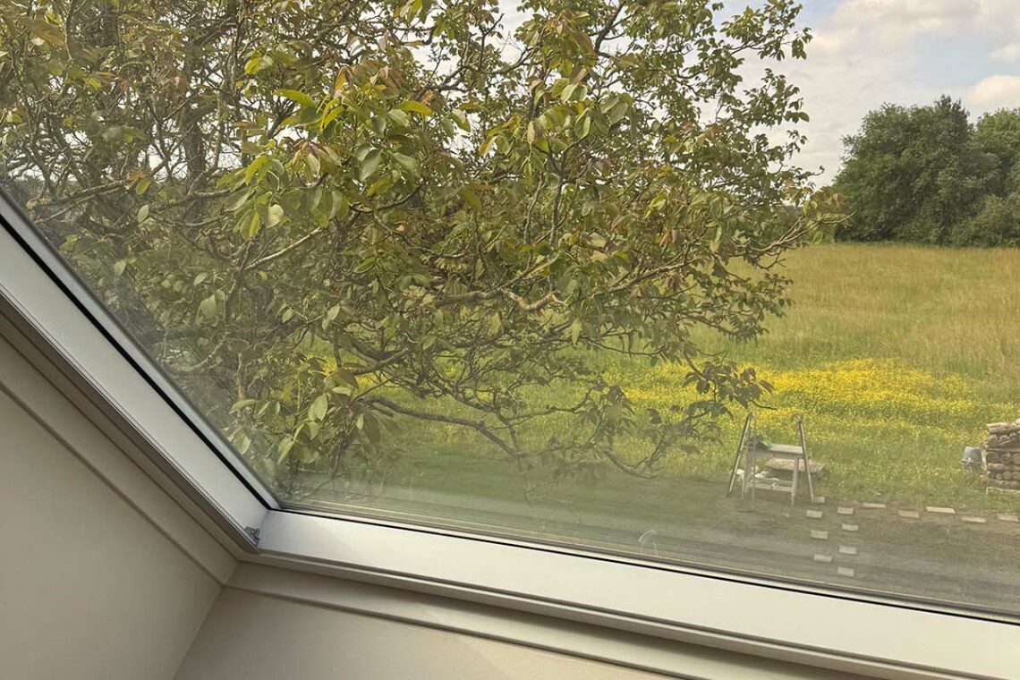 La suite "Le Monal", en duplex de 35m2, accueille confortablement un couple