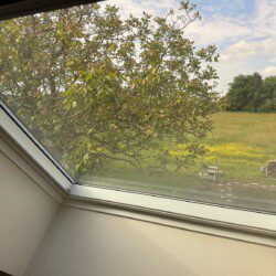 La suite "Le Monal", en duplex de 35m2, accueille confortablement un couple