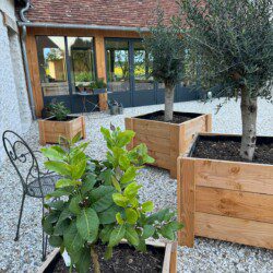 La suite "Le Monal", en duplex de 35m2, accueille confortablement un couple