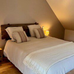 La pointe aux oies est une chambre double de 25m2 avec douche à l’italienne et terrasse privative.