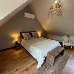 La pointe aux oies est une chambre double de 25m2 avec douche à l’italienne et terrasse privative.