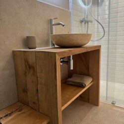 La pointe aux oies est une chambre double de 25m2 avec douche à l’italienne et terrasse privative.