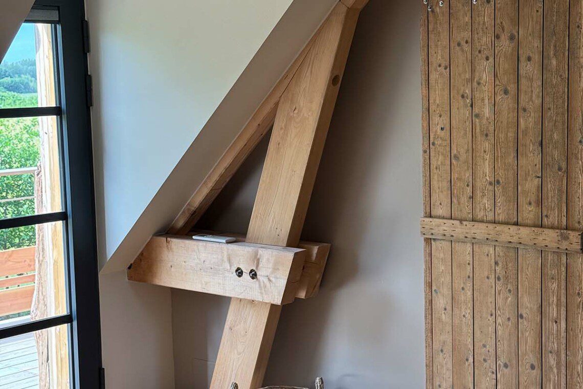 La pointe de Folliet est une chambre double de 25m2 avec douche à l’italienne et une vue imprenable sur la nature.