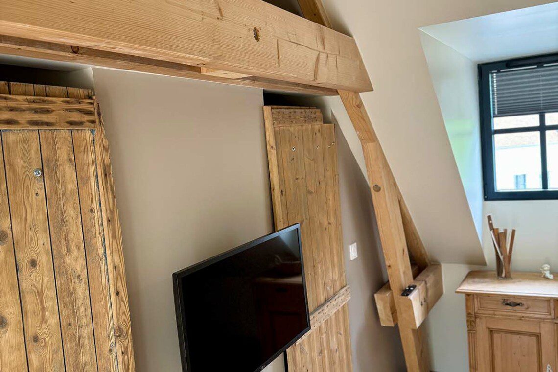 La pointe de Folliet est une chambre double de 25m2 avec douche à l’italienne et une vue imprenable sur la nature.