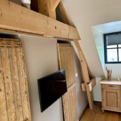 La pointe de Folliet est une chambre double de 25m2 avec douche à l’italienne et une vue imprenable sur la nature.