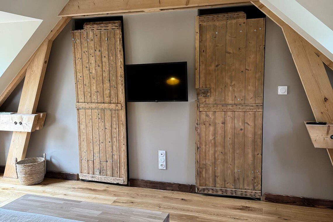 La pointe de Folliet est une chambre double de 25m2 avec douche à l’italienne et une vue imprenable sur la nature.