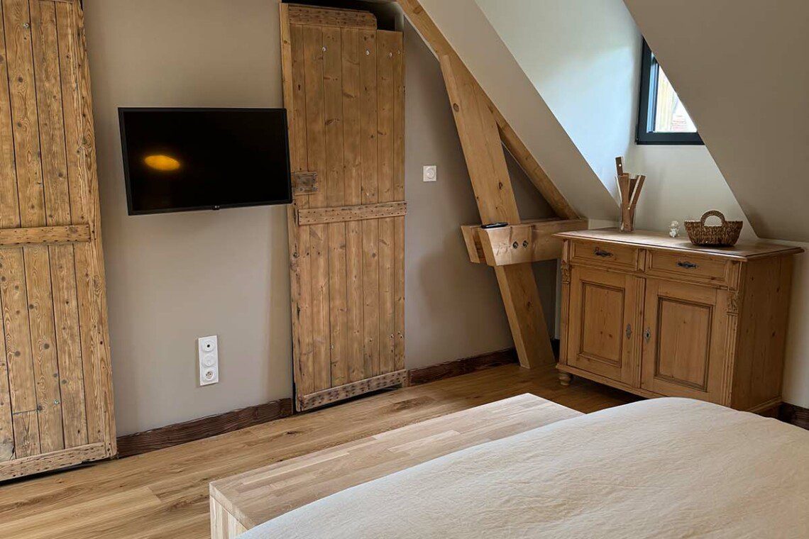 La pointe de Folliet est une chambre double de 25m2 avec douche à l’italienne et une vue imprenable sur la nature.