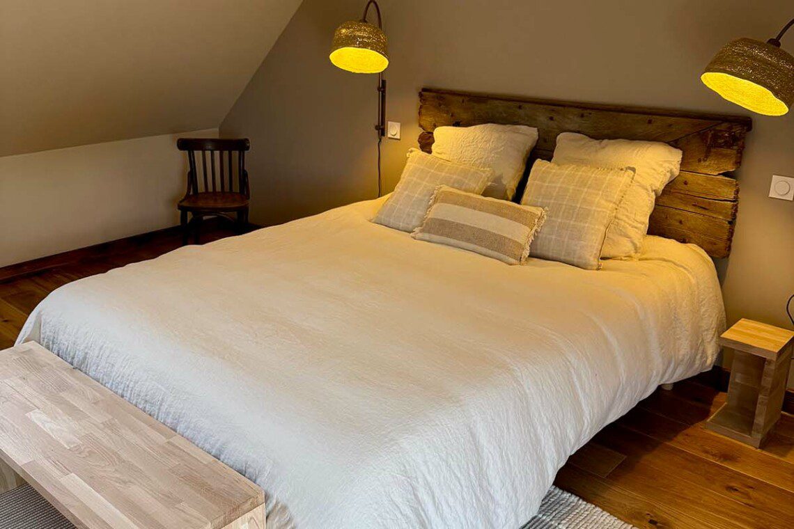 La pointe de Folliet est une chambre double de 25m2 avec douche à l’italienne et une vue imprenable sur la nature.