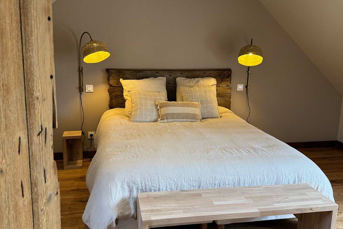 La pointe de Folliet est une chambre double de 25m2 avec douche à l’italienne et une vue imprenable sur la nature.