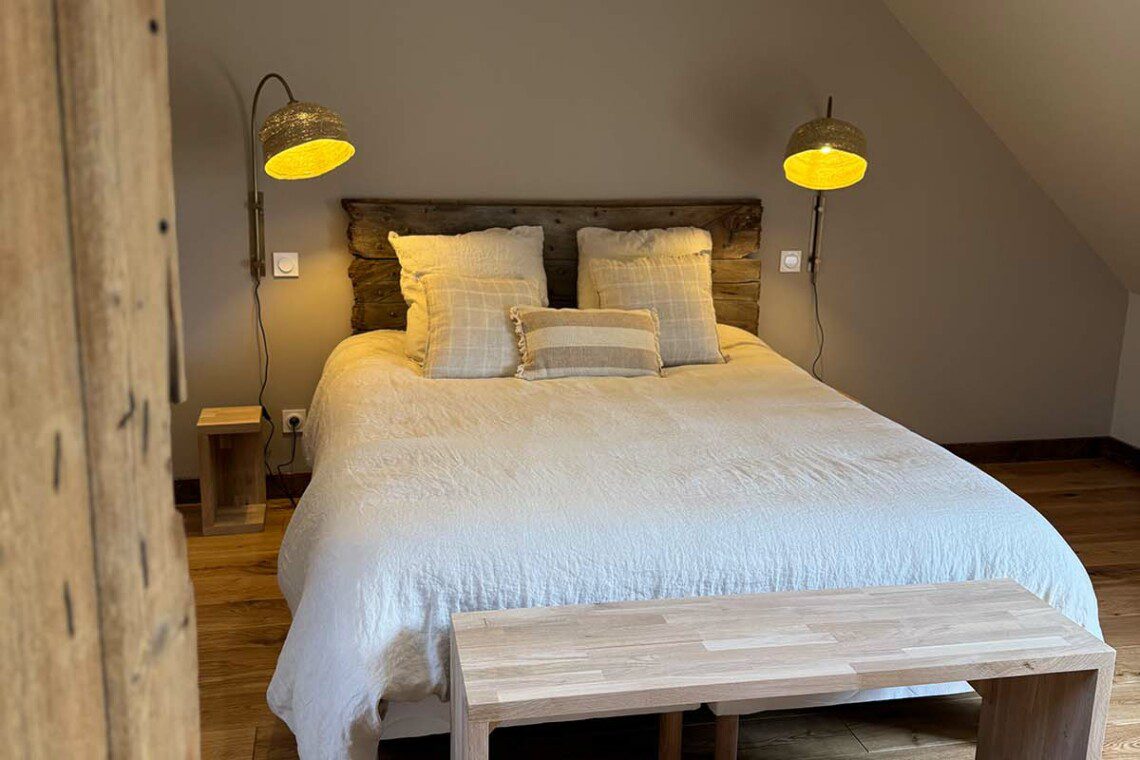 La pointe de Folliet est une chambre double de 25m2 avec douche à l’italienne et une vue imprenable sur la nature.