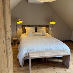 La pointe de Folliet est une chambre double de 25m2 avec douche à l’italienne et une vue imprenable sur la nature.