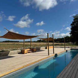 Les chambres d'hôtes Au détour des Châteaux vous accueille dans un confort éjégant et naturel.